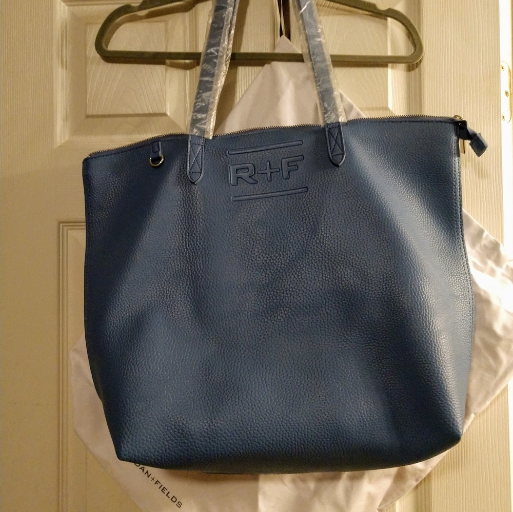 👜 RODAN+FIELDS BLUE ZIPPERED TOTE WITH MINI TOTE